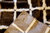 Decke Lammfell Mocca Taupe weiß Quadrate 220x165 Schaffell kurzes Fell Tagesdecke Überwurf Teppich